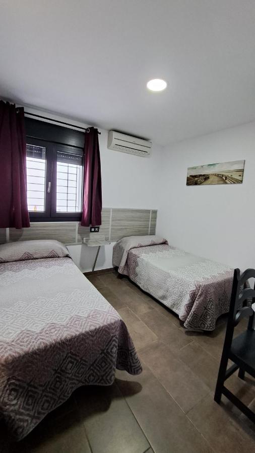 Hostal Maria Jose Conil De La Frontera Esterno foto