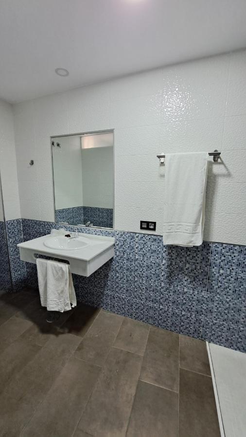 Hostal Maria Jose Conil De La Frontera Esterno foto