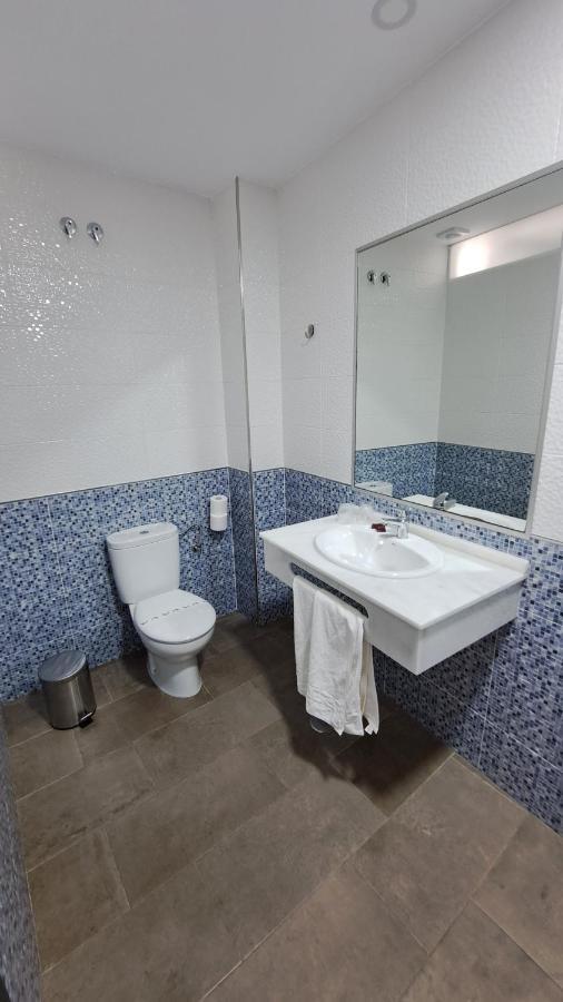 Hostal Maria Jose Conil De La Frontera Esterno foto