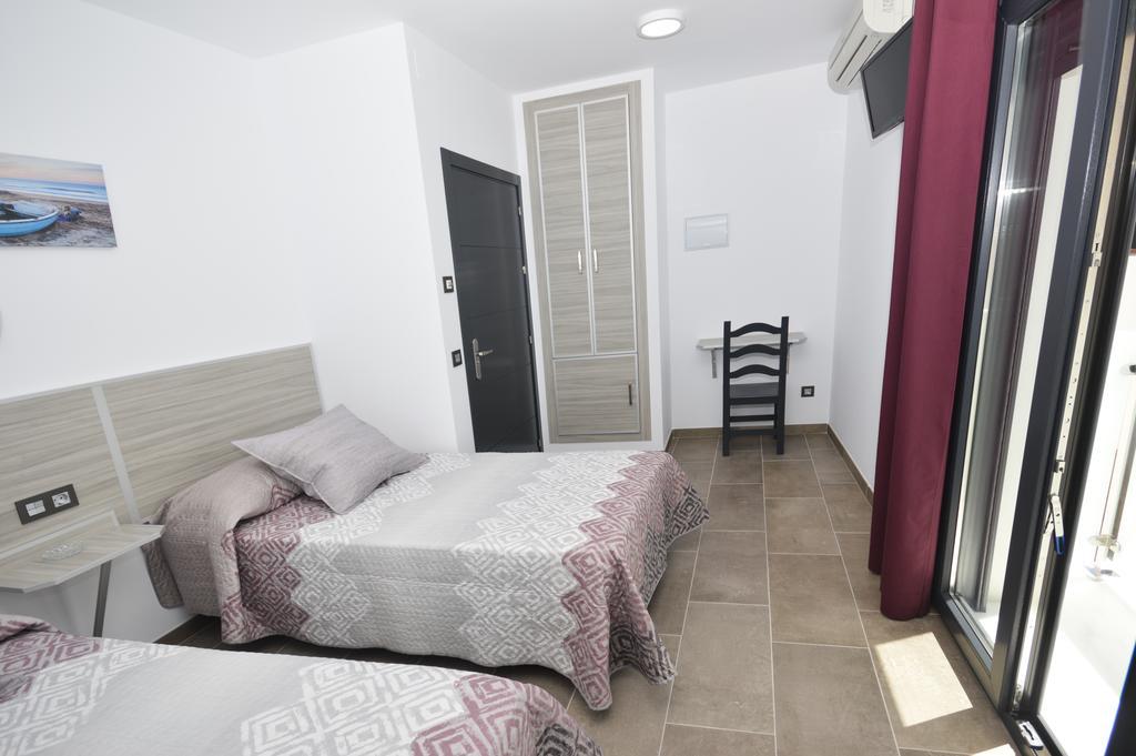 Hostal Maria Jose Conil De La Frontera Esterno foto