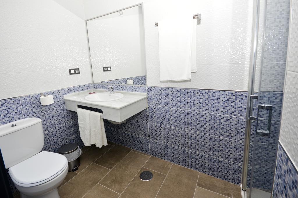 Hostal Maria Jose Conil De La Frontera Esterno foto