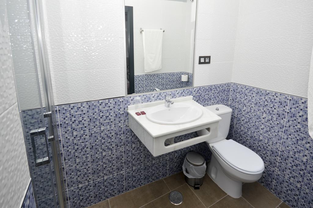 Hostal Maria Jose Conil De La Frontera Esterno foto