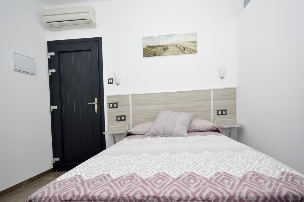 Hostal Maria Jose Conil De La Frontera Esterno foto